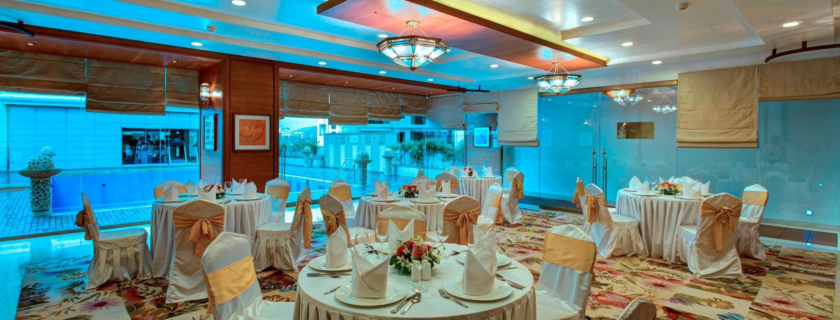 Royal Tulip Navi Mumbai Hotel Exterior foto