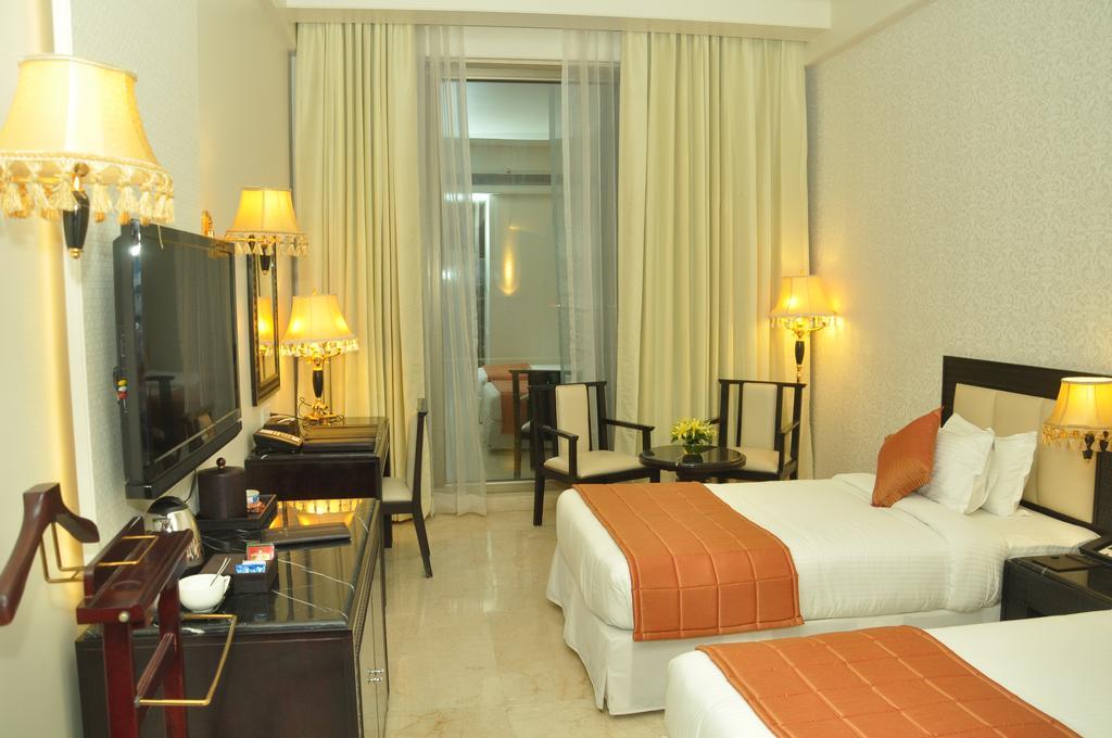 Royal Tulip Navi Mumbai Hotel Exterior foto
