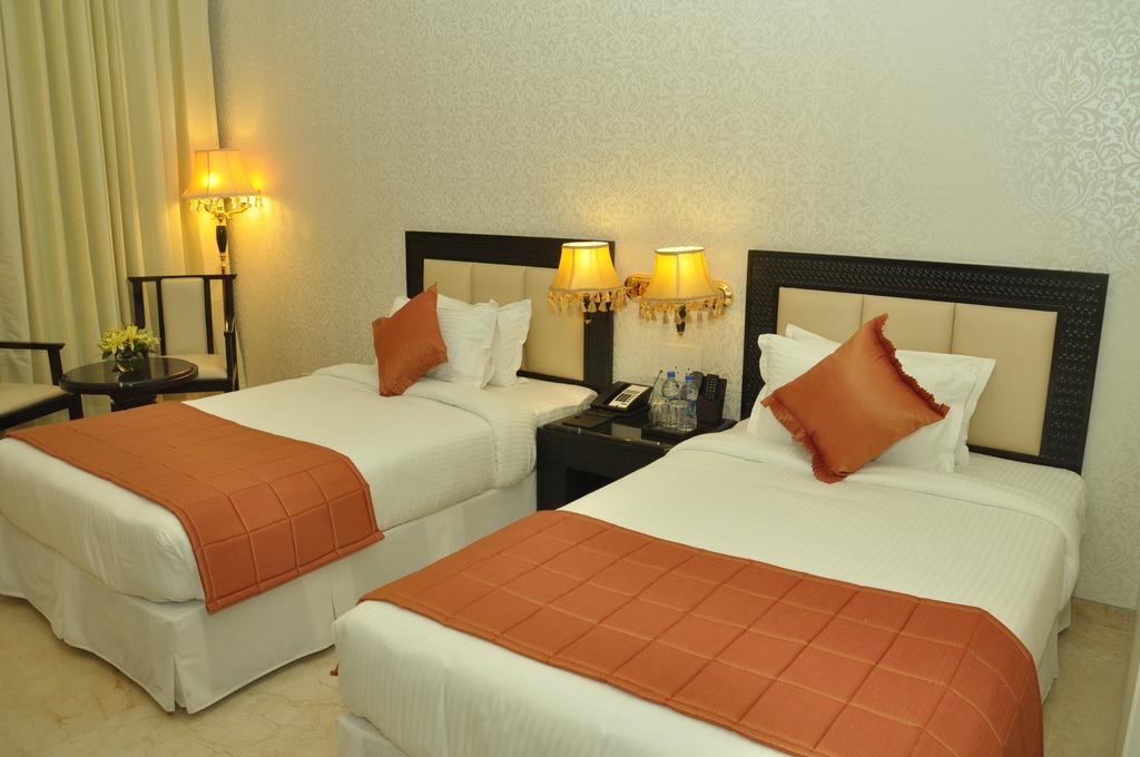 Royal Tulip Navi Mumbai Hotel Exterior foto