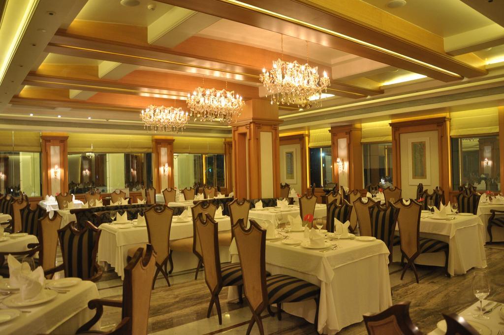 Royal Tulip Navi Mumbai Hotel Exterior foto